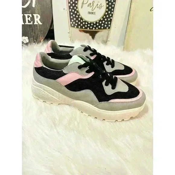 WILD FABLE Freshee Sneakers - Picture 1 of 8